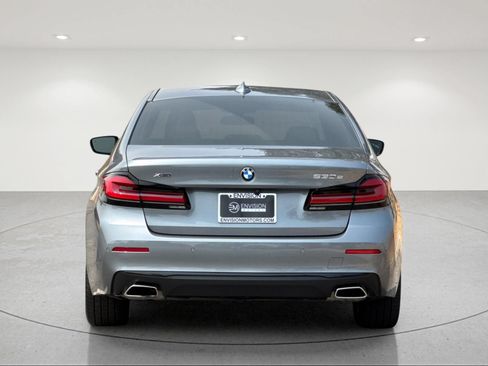 Used 2021 BMW 530e xDrive w/ Premium Package AWD/4WD image 5