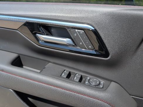 New 2026 Chevrolet Suburban RST w/ RST Capability Package AWD/4WD image 19