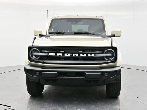 Used 2025 Ford Bronco Outer Banks image 2