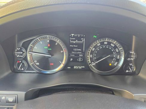 Used 2020 Lexus LX 570 4WD w/ 3rd Row & Luxury Pkg image 28