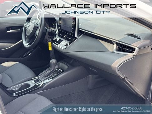 Used 2021 Toyota Corolla LE FWD image 34