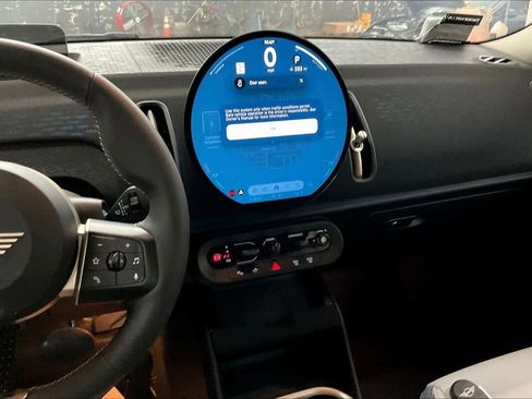 Certified 2025 MINI Cooper Countryman SE image 9