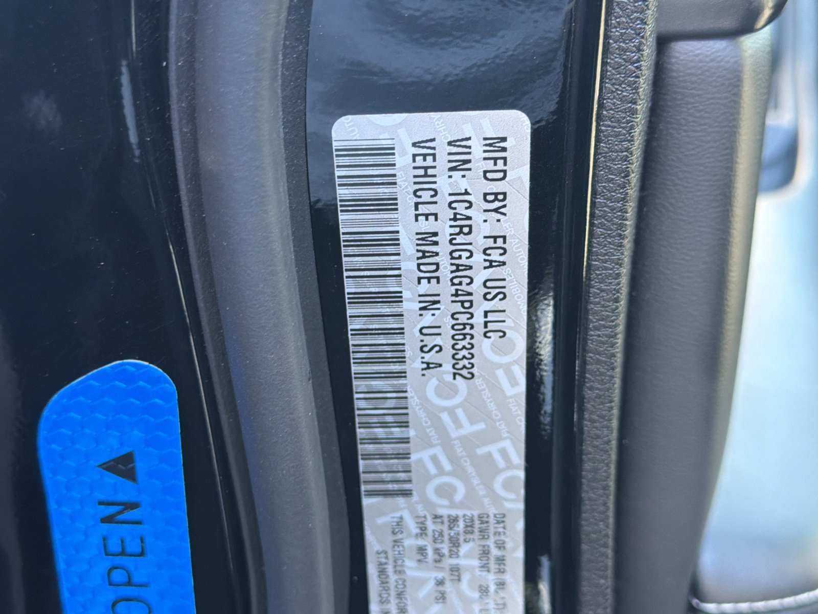 Used 2023 Jeep Grand Cherokee Altitude RWD image 42