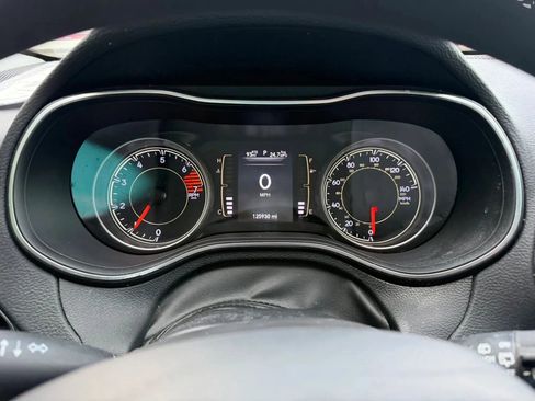Used 2020 Jeep Cherokee Latitude FWD image 12