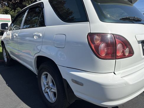 Used 2000 Lexus RX 300 4WD w/ Premium Pkg image 8