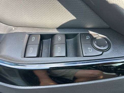 New 2026 Chevrolet Equinox LT w/ Convenience Package II image 25