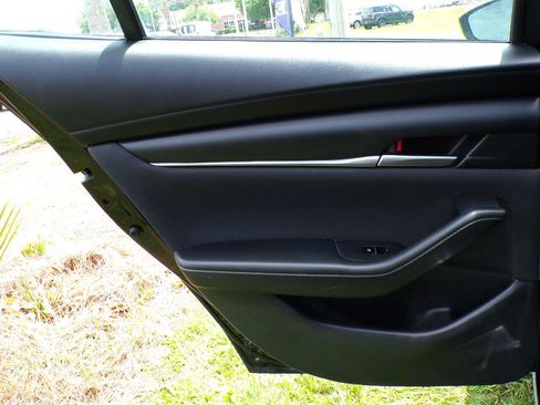 Used 2022 MAZDA MAZDA3 Sedan FWD image 33