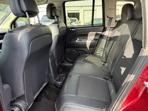 Used 2017 Jeep Compass Latitude AWD/4WD image 21