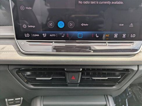New 2026 Volkswagen Tiguan SE R-Line FWD image 19
