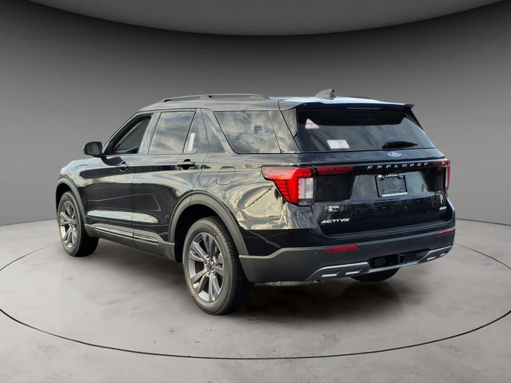 New 2026 Ford Explorer Active w/ Active Comfort Package AWD/4WD image 3