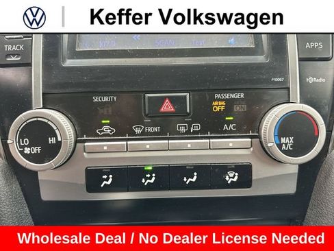 Used 2012 Toyota Camry SE w/ Leather Pkg FWD image 22