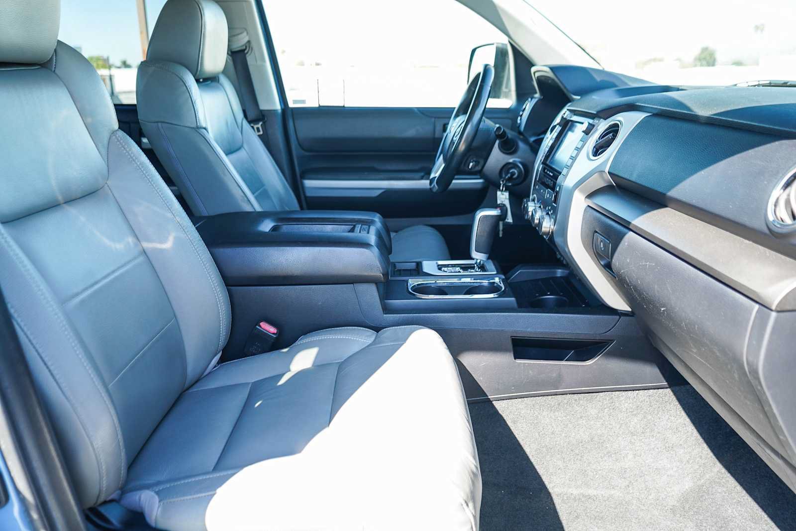 Used 2020 Toyota Tundra SR5 w/ SR5 Leather Package AWD/4WD image 19
