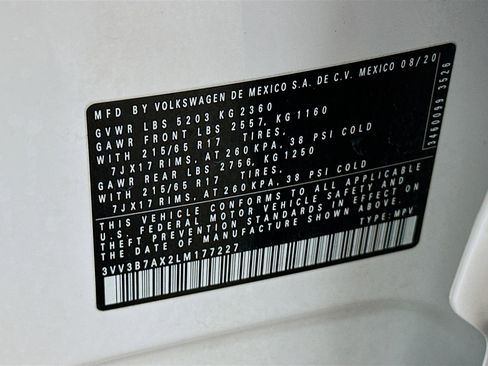 Used 2020 Volkswagen Tiguan SE w/ Panoramic Sunroof Package FWD image 12