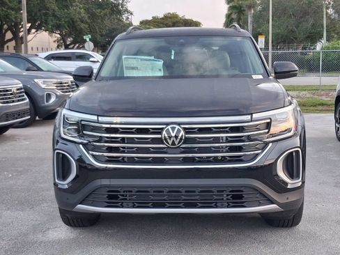 New 2026 Volkswagen Atlas SE FWD image 2