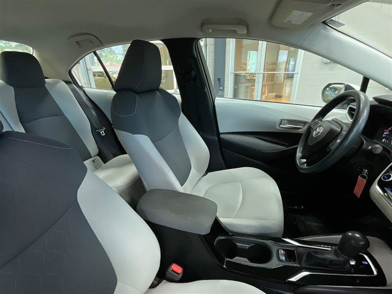 Used 2020 Toyota Corolla LE FWD image 32