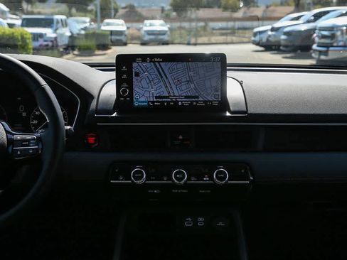 New 2025 Honda Pilot Touring image 14