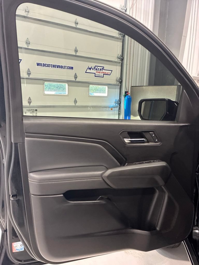 Used 2024 GMC Canyon Elevation w/ Elevation Premium Package AWD/4WD image 16