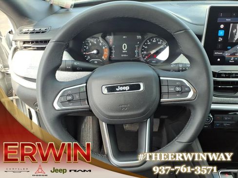 Certified 2024 Jeep Compass Latitude image 17