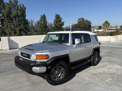 Used 2007 Toyota FJ Cruiser 4WD image 9