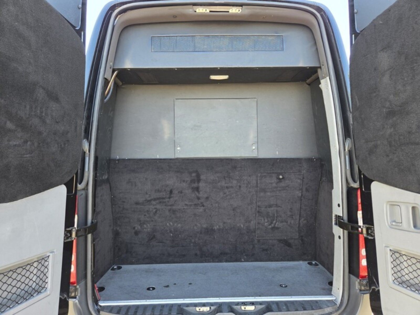 Used 2016 Mercedes-Benz Sprinter 3500 image 13