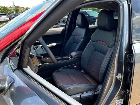 New 2025 Nissan Kicks SR image 18