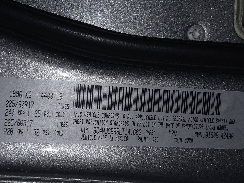 Used 2020 Jeep Compass Latitude FWD image 33