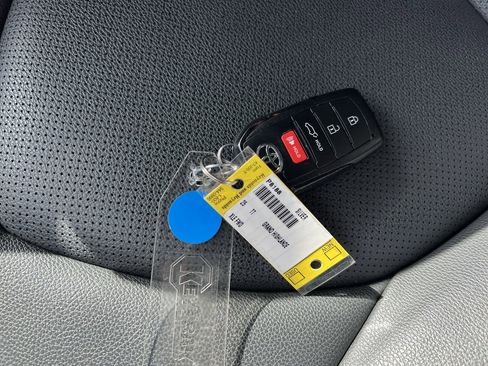 Used 2025 Toyota Grand Highlander FWD image 38