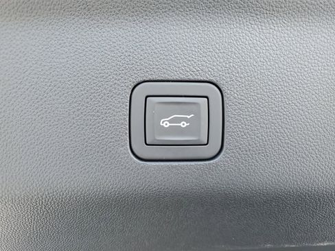 Used 2025 Chevrolet Tahoe Premier image 10