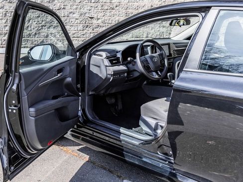 Used 2025 Toyota Camry LE FWD image 24