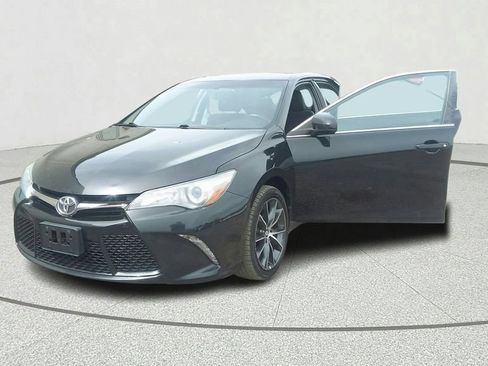 Used 2016 Toyota Camry XSE w/ Moonroof Package FWD image 10