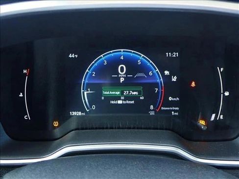 Used 2023 Toyota Corolla Cross XLE image 27