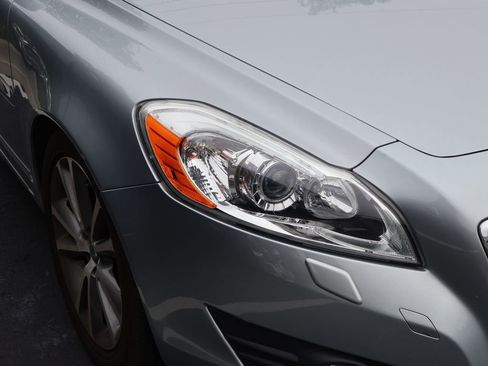 Used 2011 Volvo C70 T5 w/ Climate Pkg image 6