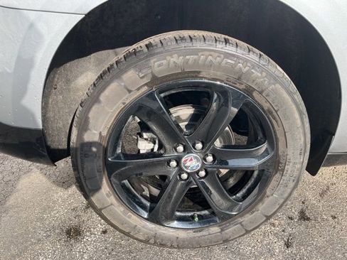 Used 2024 Buick Enclave Essence w/ Experience Buick Package image 6