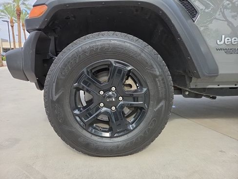 Used 2019 Jeep Wrangler Unlimited Sport S AWD/4WD image 12