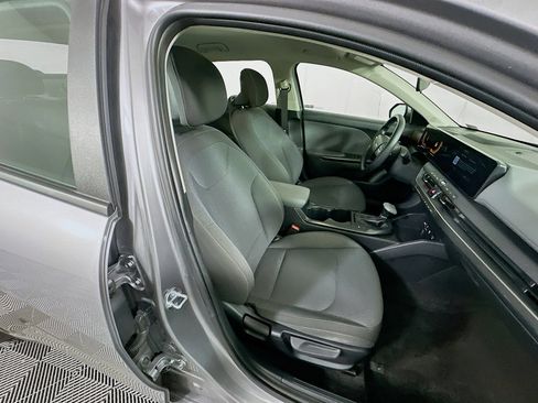 Used 2025 Kia K4 LXS image 30