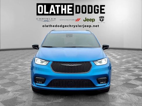 New 2026 Chrysler Pacifica Select image 31