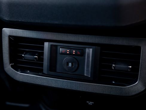 Used 2024 Ford F450 Platinum w/ FX4 Off-Road Package image 39