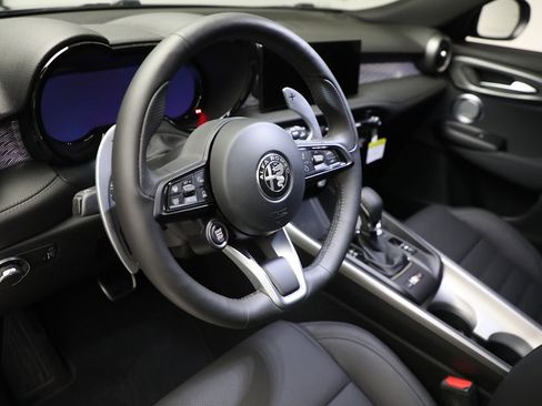 Used 2024 Alfa Romeo Tonale Veloce image 27