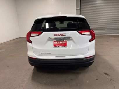 Used 2024 GMC Terrain SLE