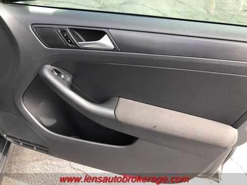 Used 2012 Volkswagen Jetta S image 21