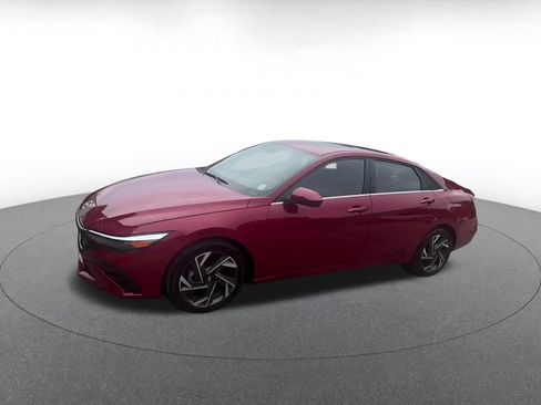 Used 2025 Hyundai Elantra SEL FWD image 8