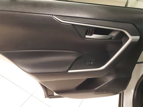 Used 2021 Toyota RAV4 XLE Premium w/ Carpet Mat Package (TMS) image 15