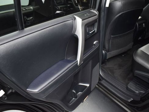 Used 2020 Toyota 4Runner SR5 Premium w/ Moonroof Package AWD/4WD image 21