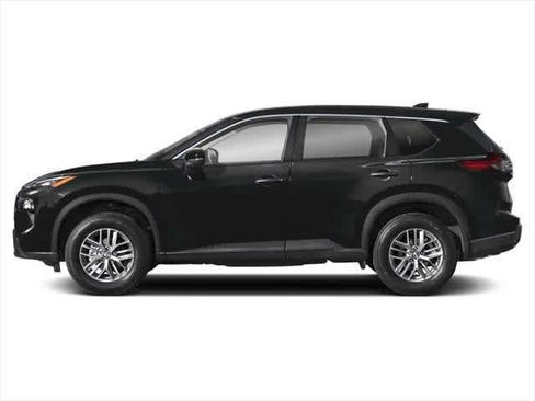 Used 2024 Nissan Rogue S image 3