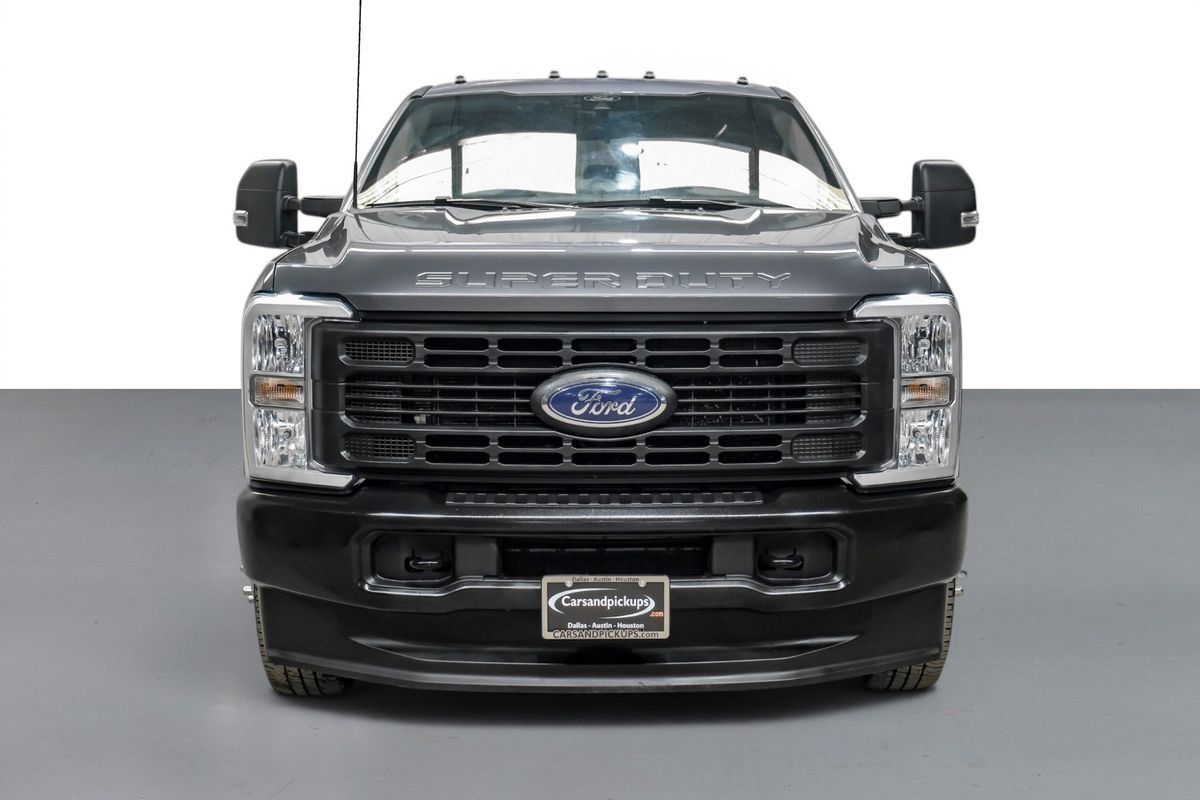 Used 2025 Ford F350 XL AWD/4WD image 3