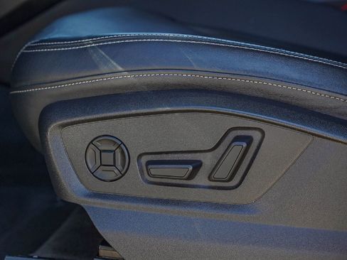 Used 2022 Audi Q8 Premium Plus w/ Premium Plus Package image 23