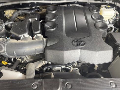 Used 2023 Toyota 4Runner 40th Anniversary SE image 9