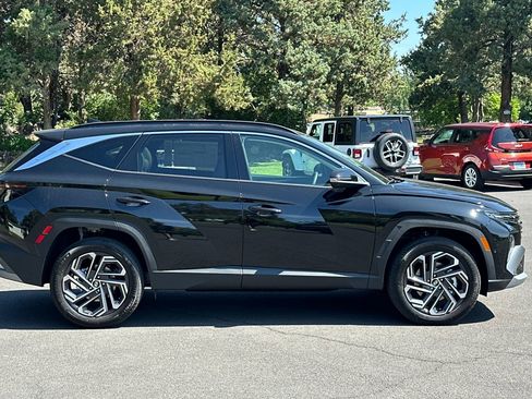 Used 2025 Hyundai Tucson Limited image 3