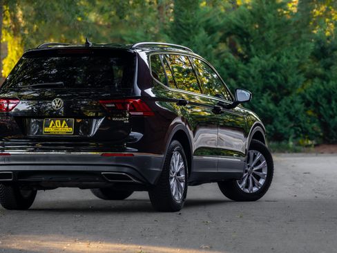 Used 2018 Volkswagen Tiguan SE FWD image 29