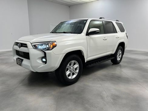 Used 2021 Toyota 4Runner SR5 Premium image 3